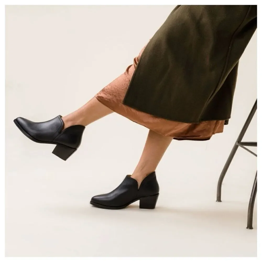 Nisolo Mia Everyday Ankle Black on Black Water Resistant Leather Stacked Heel Bo